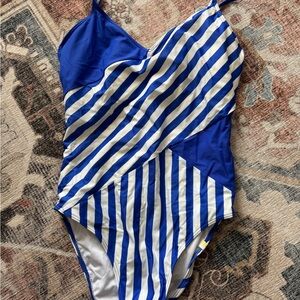 LIKE NEW Summersalt One Piece Swimsuit